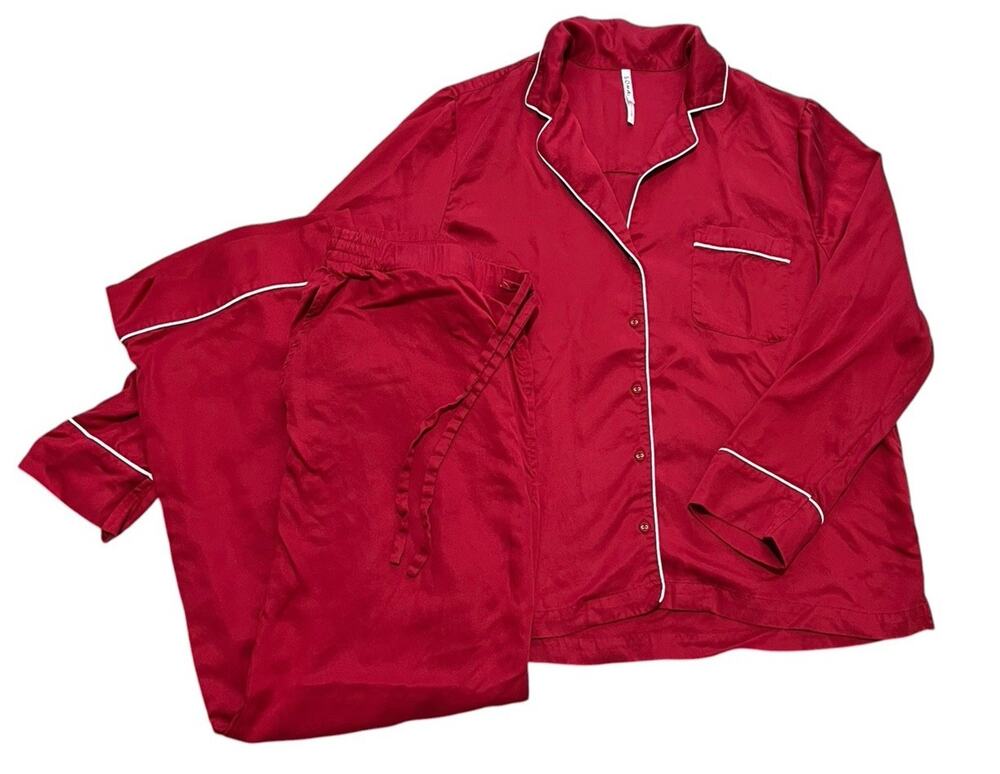 SOMA Pajama Set Large Pants & Long Sleeve Top Paint the Town Red Soft Christmas